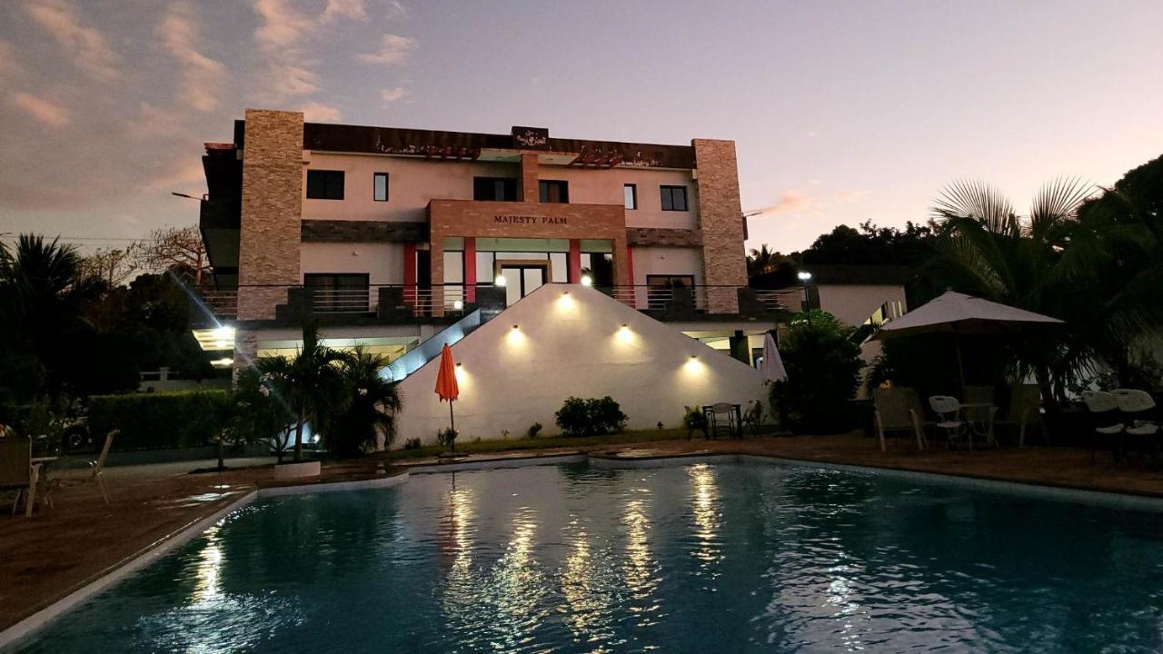 Majesty Palm Resort Mahajanga Exterior photo