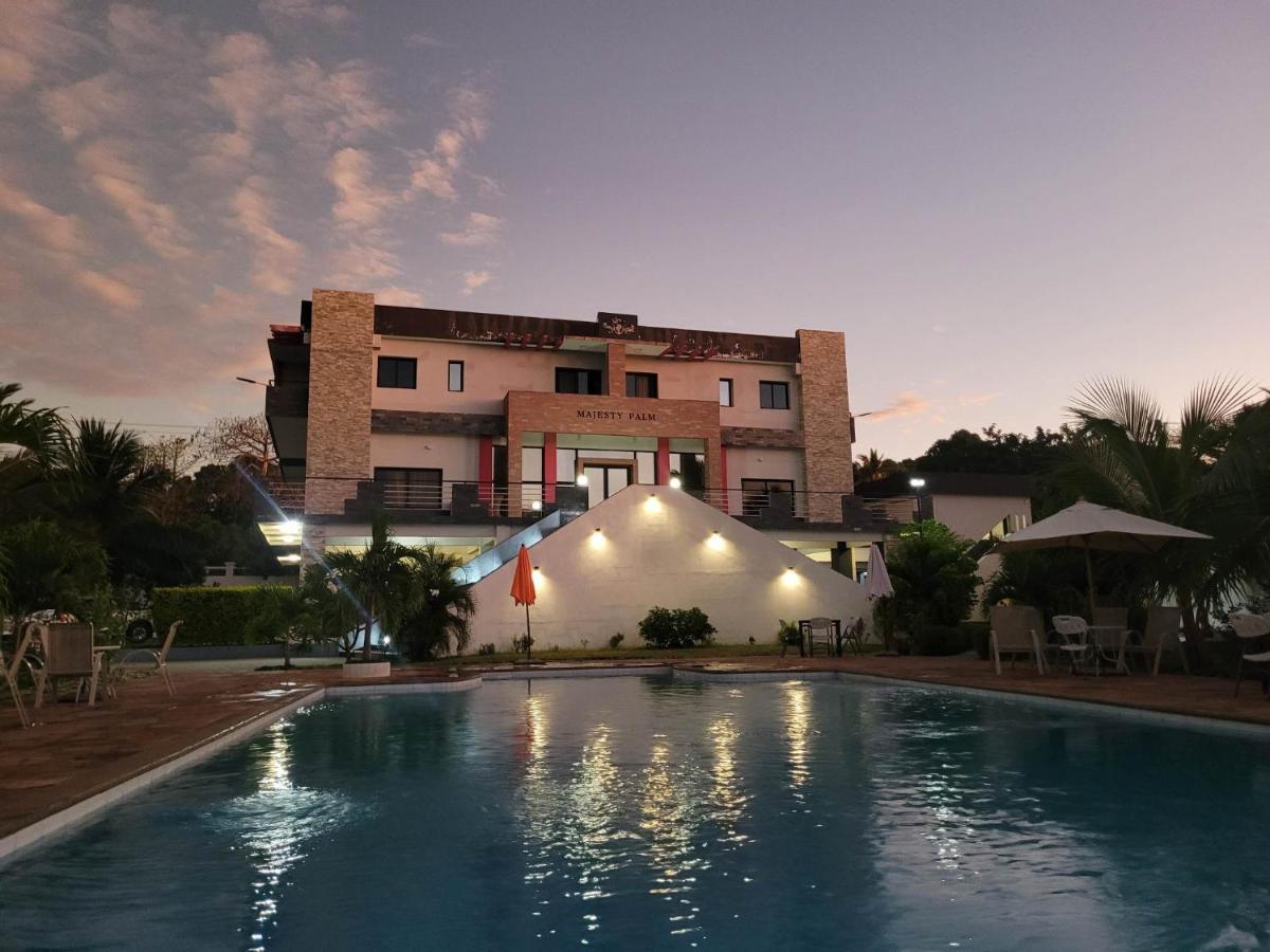 Majesty Palm Resort Mahajanga Exterior photo